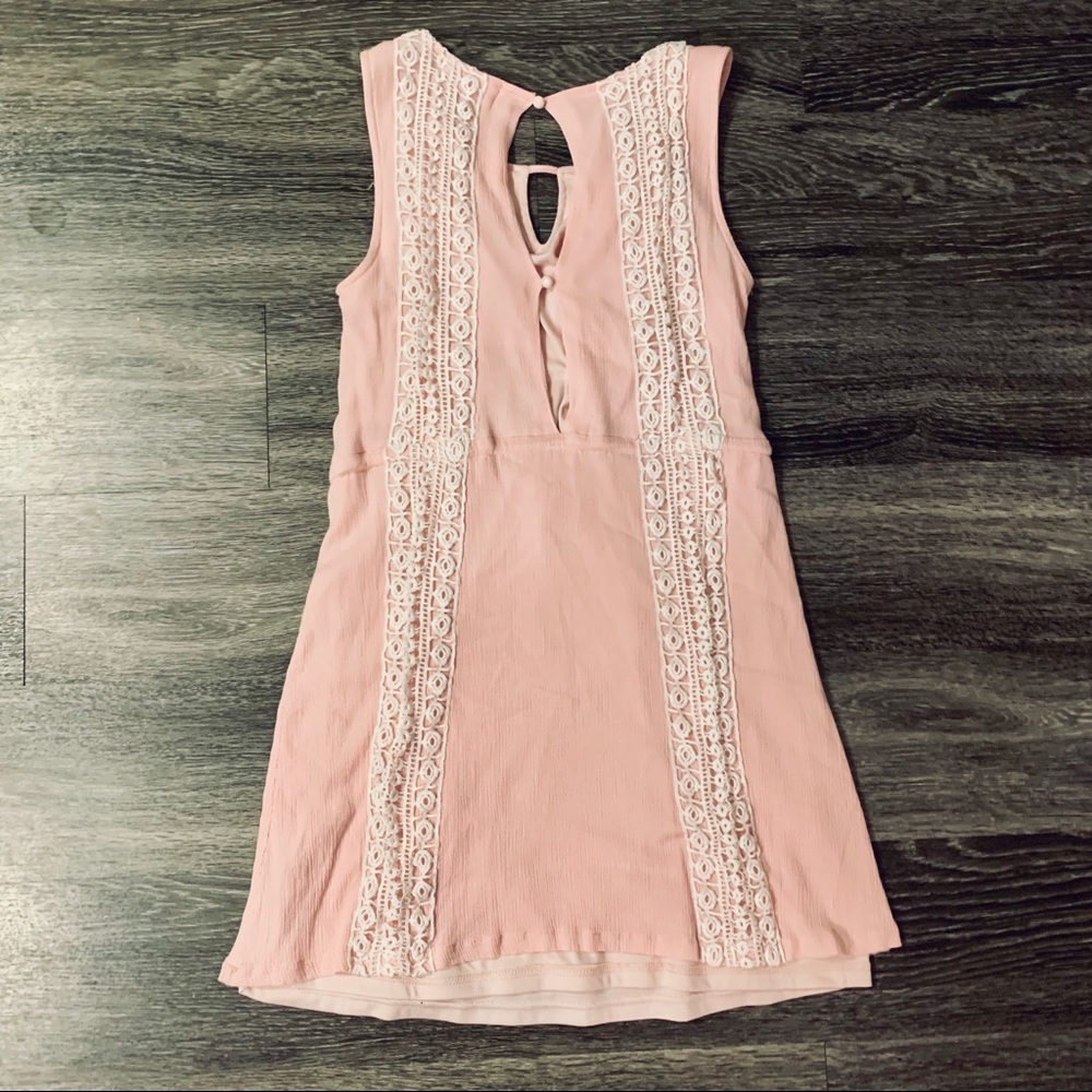 Pink dress 🌸💕 - Picture 3 of 3